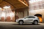 Lexus NX300h 2014 года